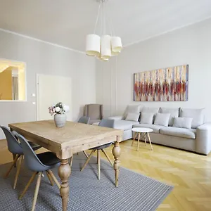 Apartamento Heymi Karlsplatz, Viena