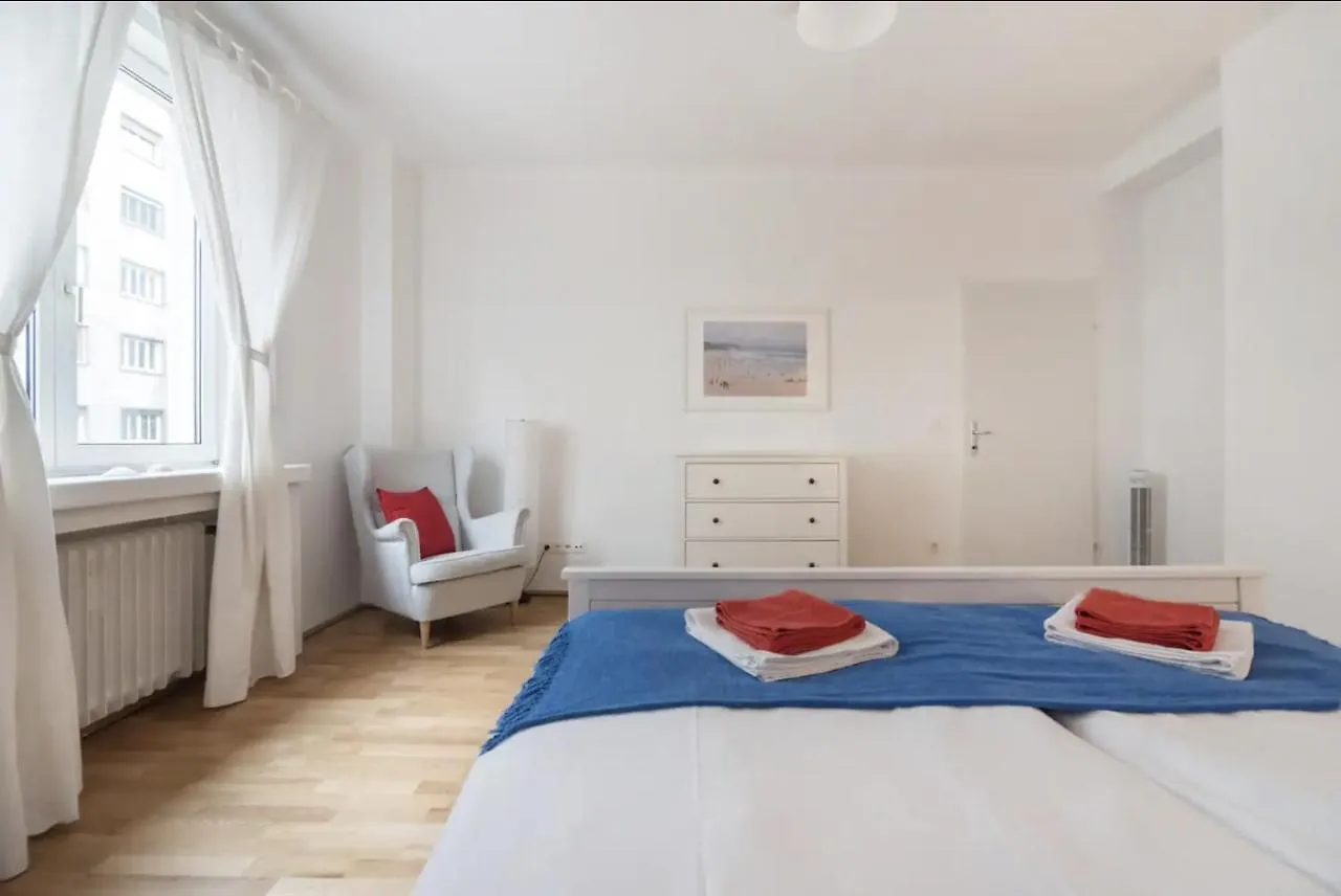 Apartment France | Operastreet Vienna 0*,  Austria