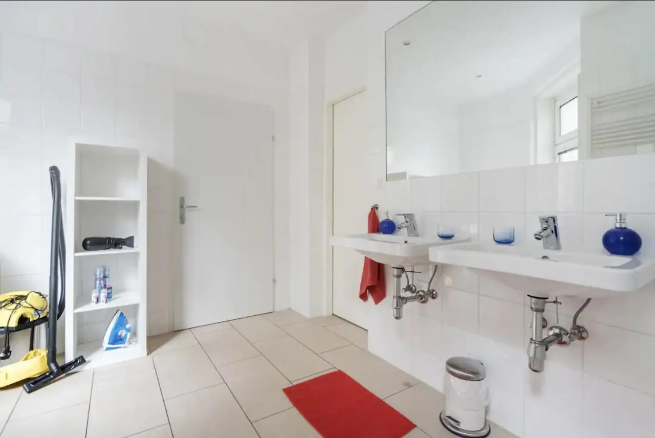 Apartment France | Operastreet Vienna 0*,